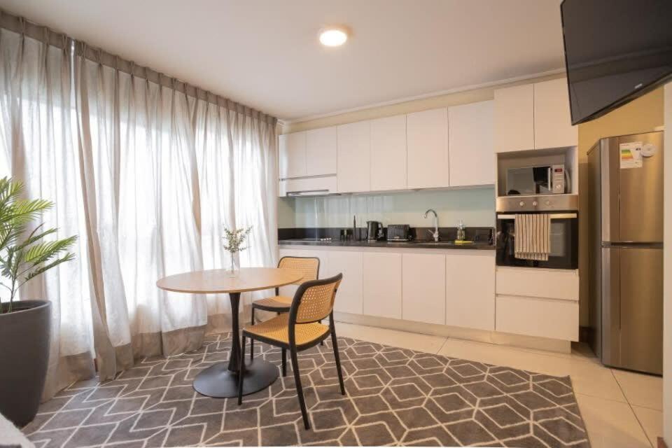 Descubre El Encanto De Condes En Apartamento Santiago